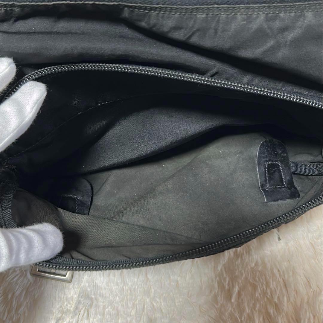 ✨️美品✨️ プラダ ショルダーバッグ メッセンジャー ナイロン 黒 白タグ