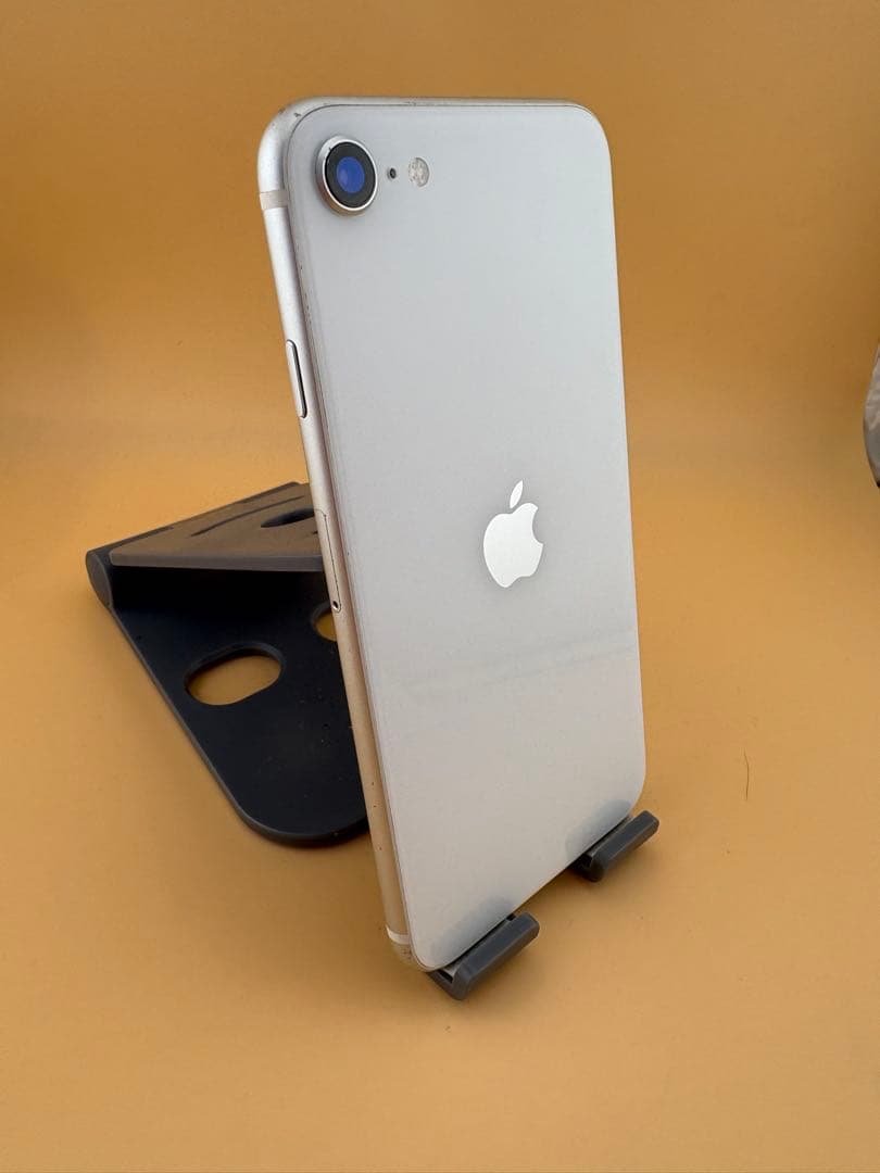 iPhone SE代2世代64GBホワイトバッテリー100%