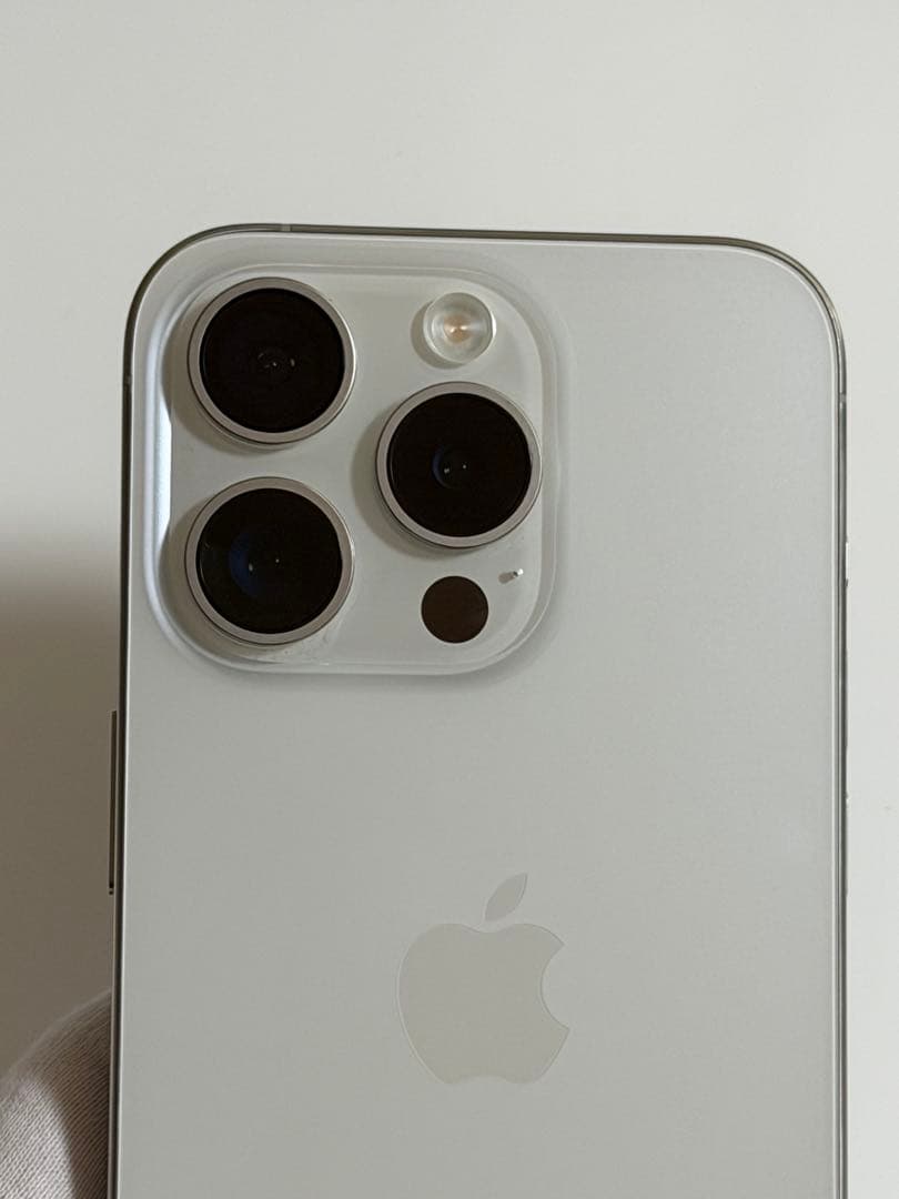 iPhone 15 Pro 256GB SIMフリー ホワイトチタニウム