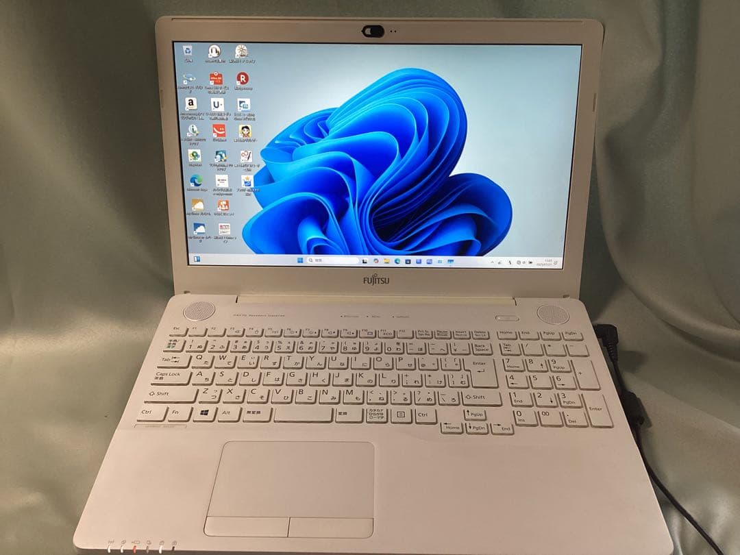 Windowsノート本体 FMV LIFEBOOK AH53/X FMVA53XWG Corei7 SSD