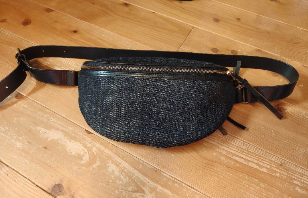 ビーズ屋公ちゃん。 スタルディーボディーバッグ S 美品