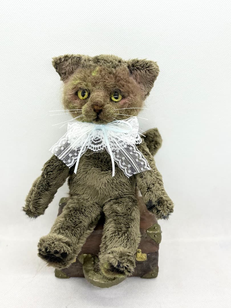 A猫 アンティークな猫のアートドール【ハンドメイド 人形 猫 ぬいぐるみ