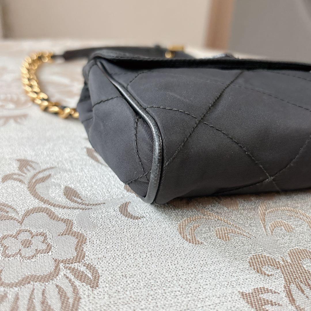 プラダ★ウエストポーチ★キルティング　チェーン　黒