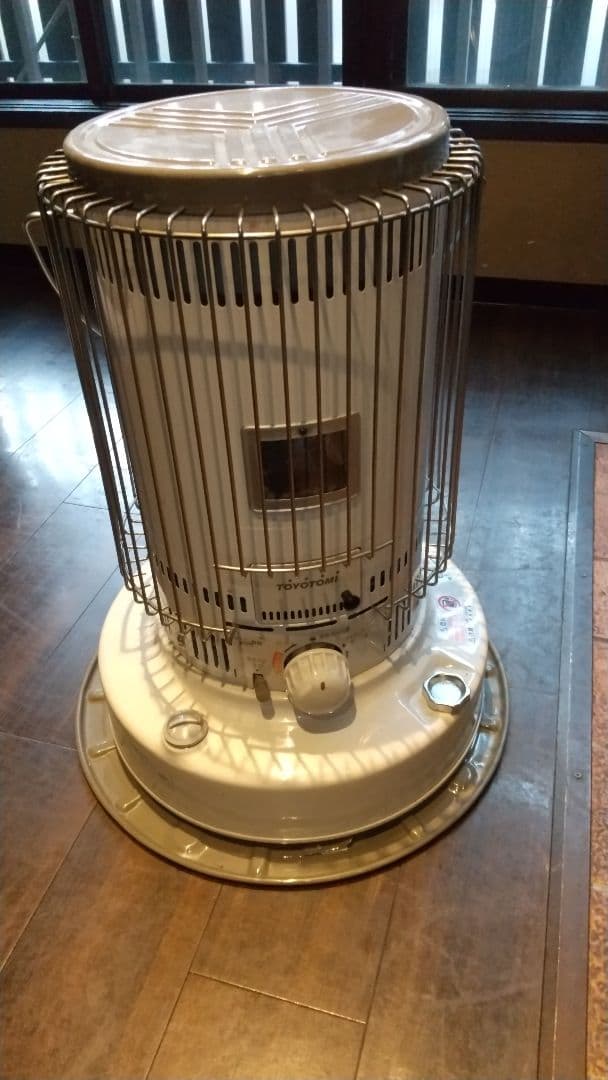 kuroari美品トヨトミ 石油ストーブKS-67H