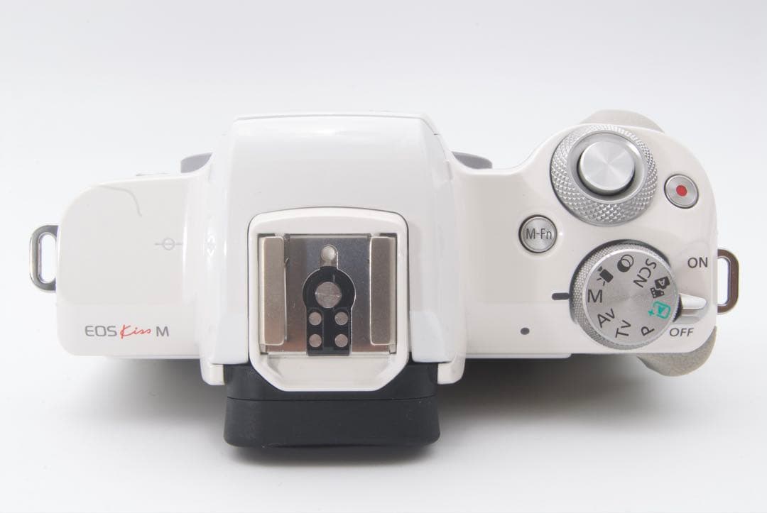 Canon EOS Kiss M レンズキット　Wi-Fi搭載　小型軽量　美品