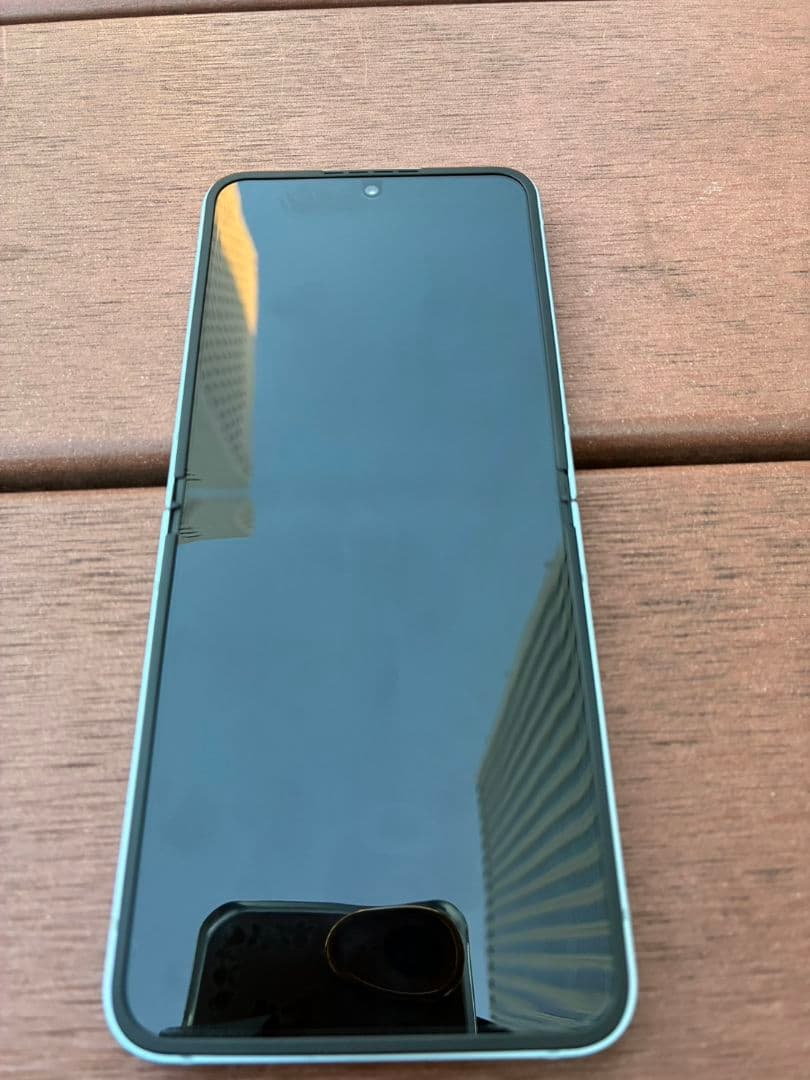 galaxy z flip 6 ブルー【メイン画面及びバッテリー新品】