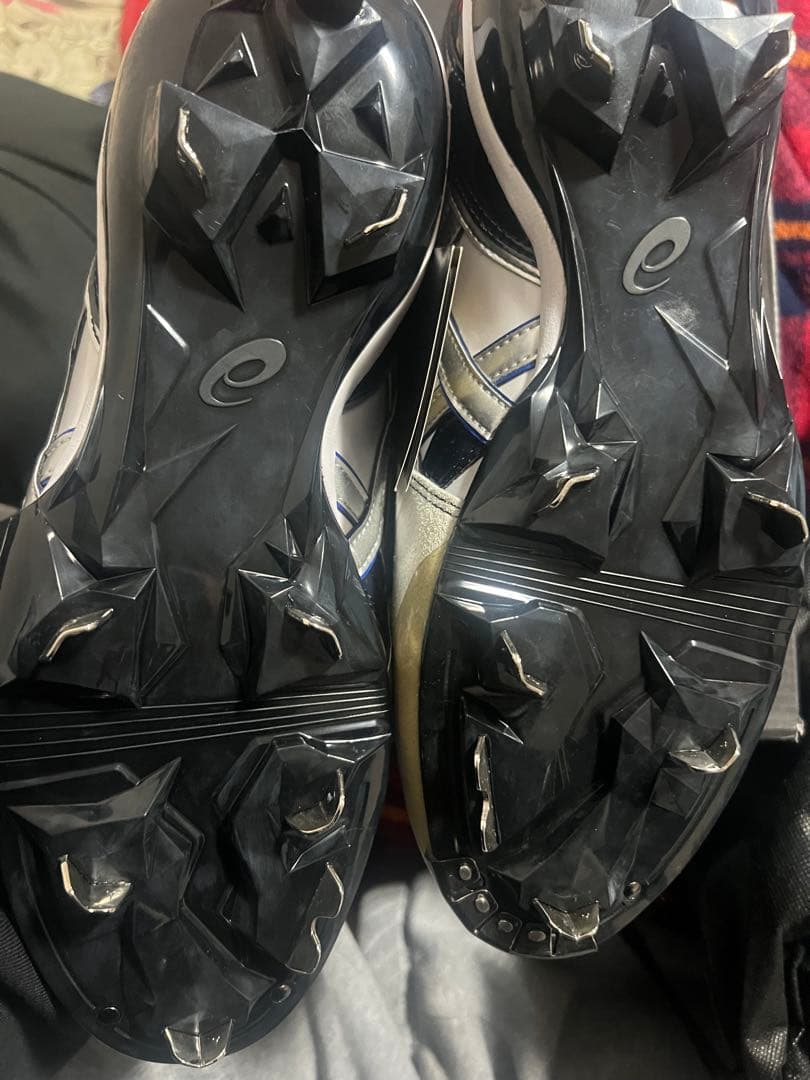 ASICS スパイクシューズ ホワイト/ネイビー