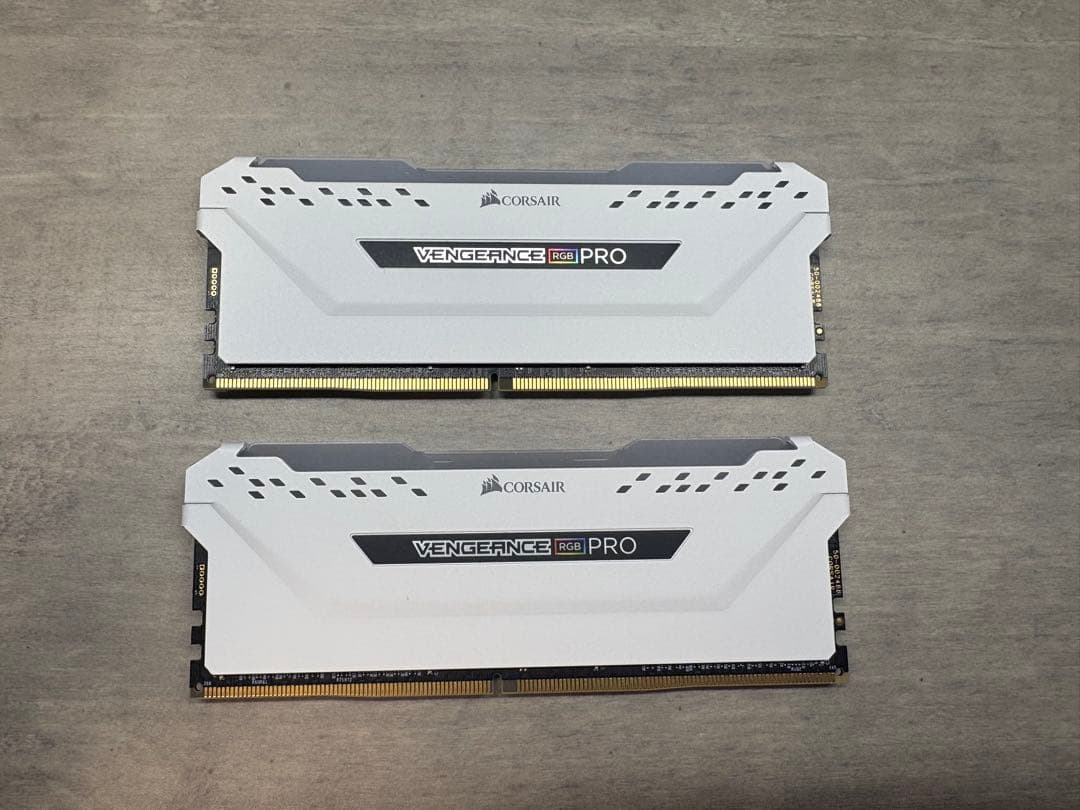 CORSAIR PRO DDR4 32GBメモリー『16GB×2』 デスク用
