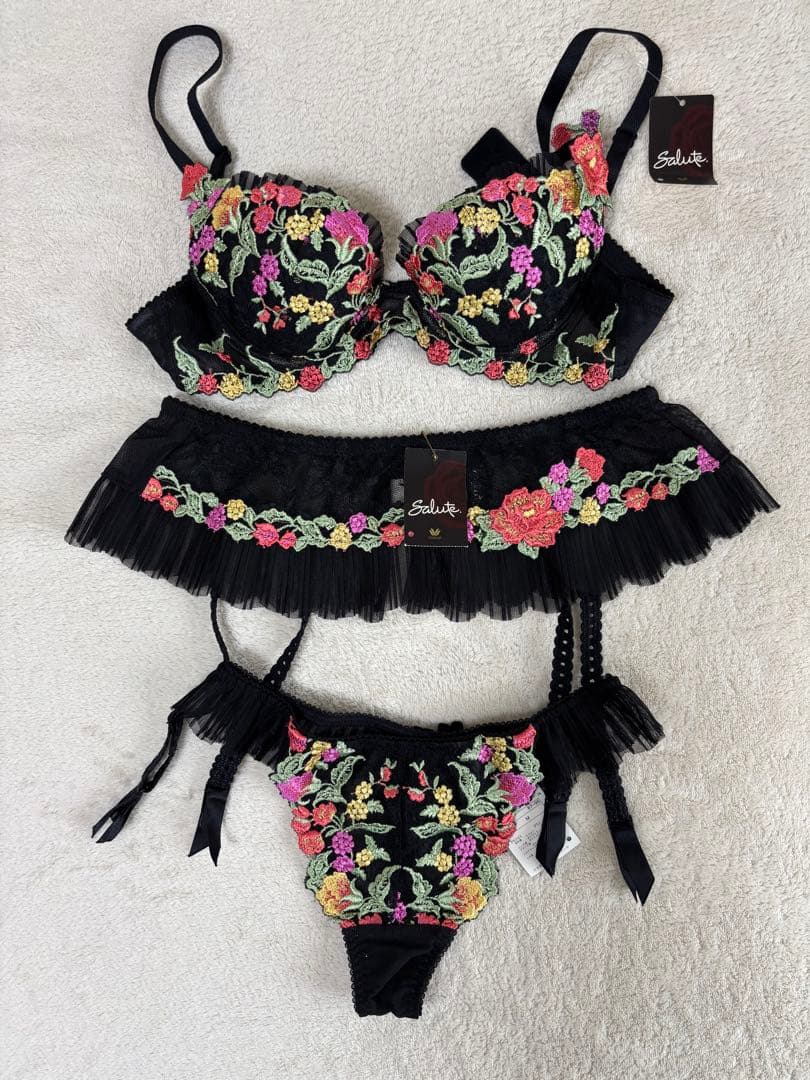 ワコール サルート カミーユ C65 ブラ ガーター ソングMサイズ 黒