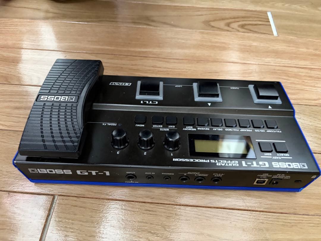 BOSS GT-1 ギター　エフェクター　【中古】　【本体と電源アダプターのみ】