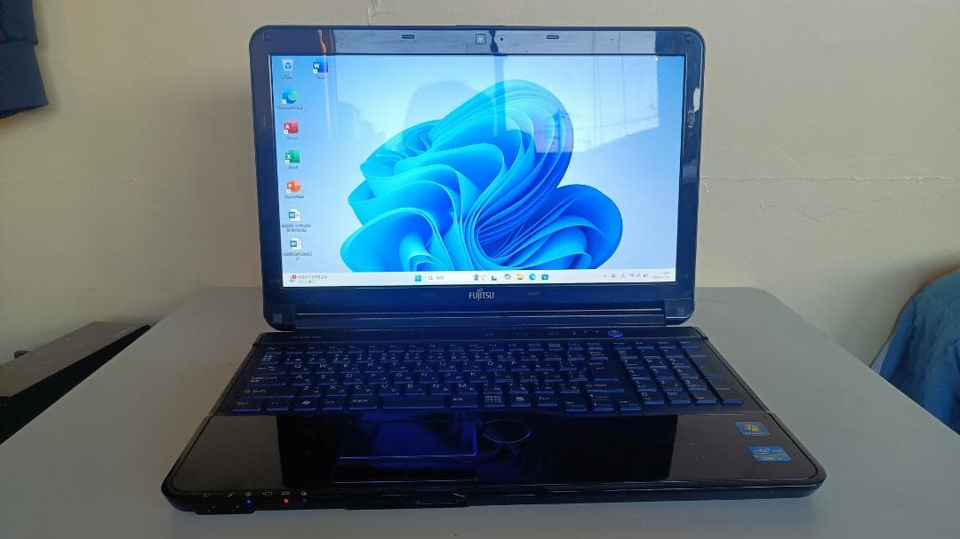 ⭐️Blu-rayノートパソコンFUJITSU Core i7 SSD256G