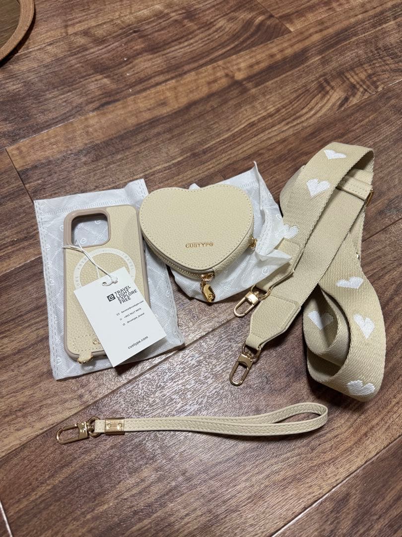 CUSTYPE iPhone15pro ホワイト色系