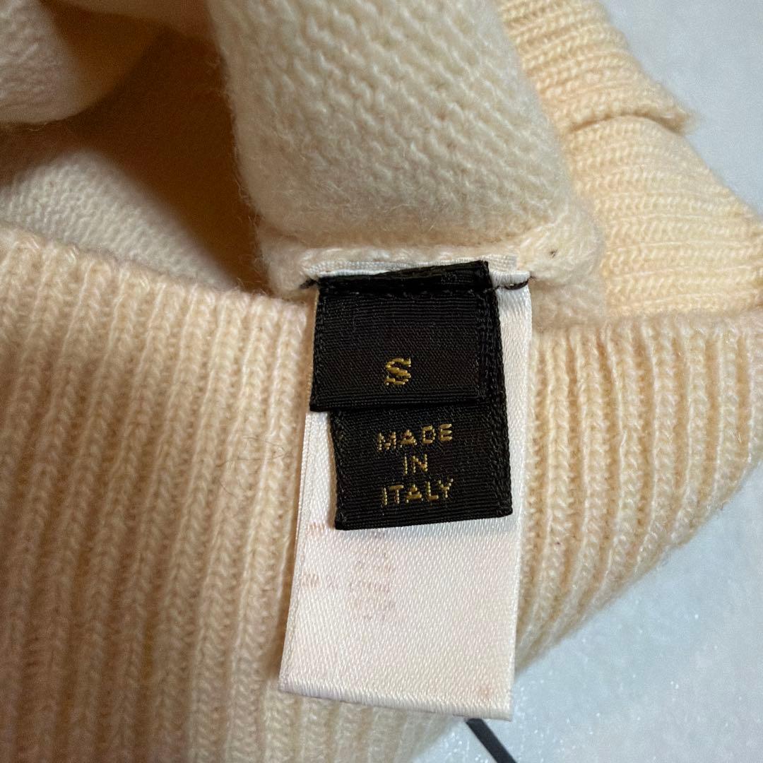 LOUIS VUITTON クリーム色 Vネックセーター