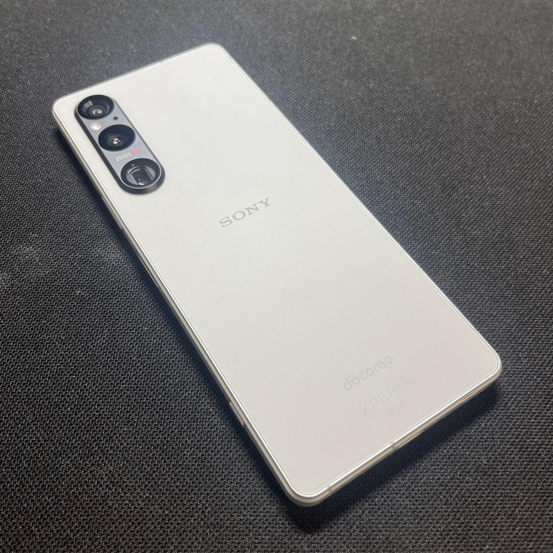 【極美品】Xperia 1 V シルバー SO-51D SIMフリー