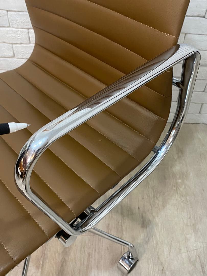 【東京都23区配送無料】ハーマンミラー　イームズ　アルミナム　チェア　椅子　イス