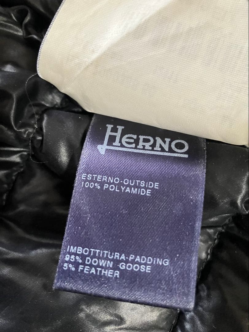 ヘルノHERNO 黒 ダウンコート44