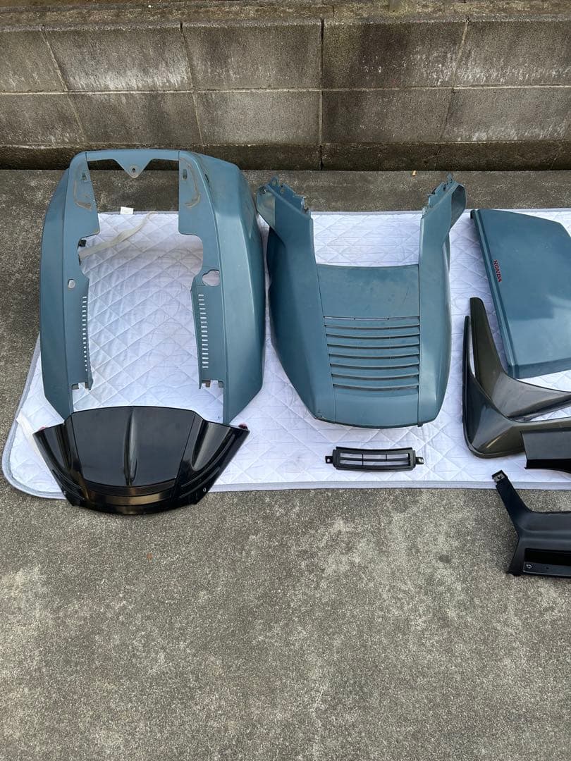 フュージョン外装　カウルなど