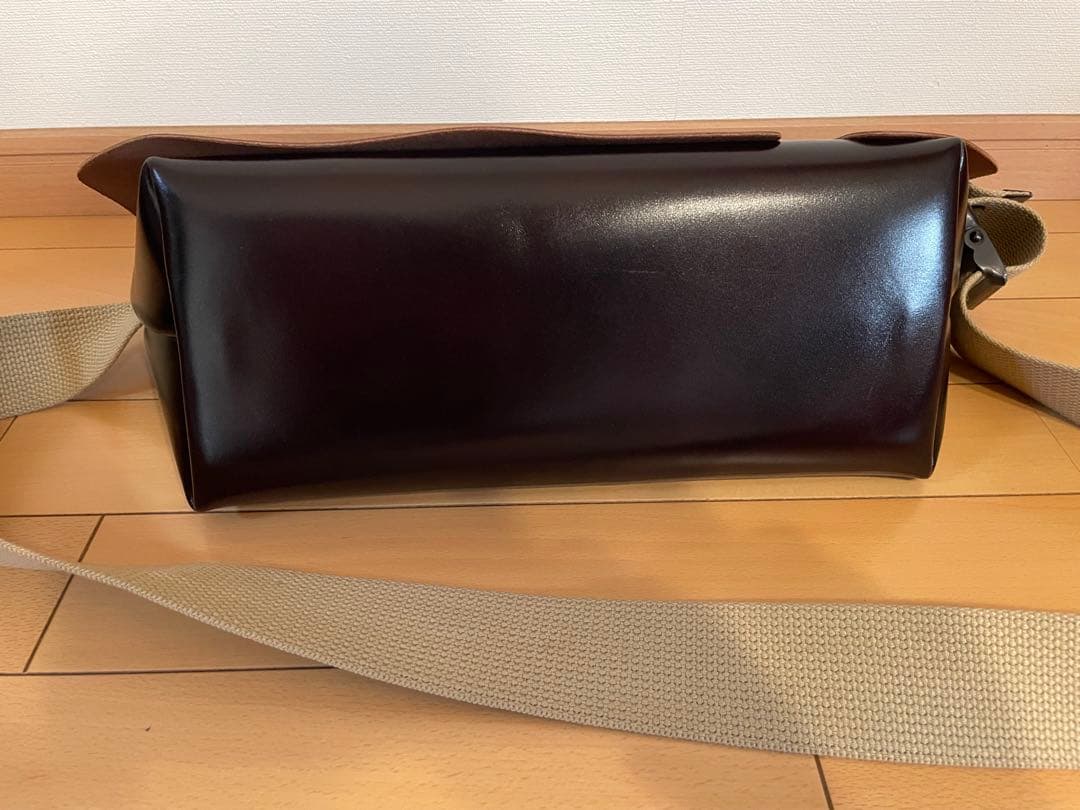 Uni&co. ダークブラウン　メッセンジャーバッグ　サイズS
