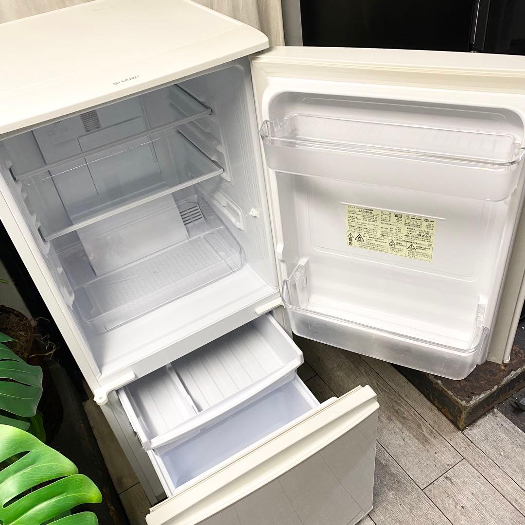 どっちも付け替えドアだから引越しでも連れて行きやすい♪2ドア冷凍冷蔵庫137L