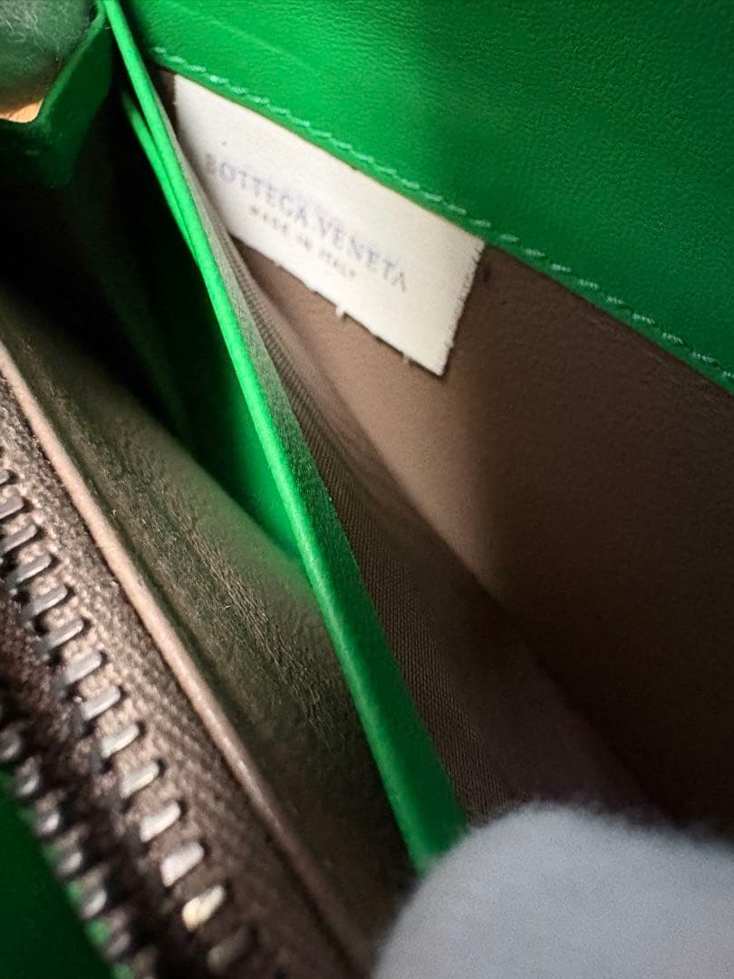 希少　ボッテガヴェネタ 長財布　正規品　イントレチャート　緑　パイソン 美品
