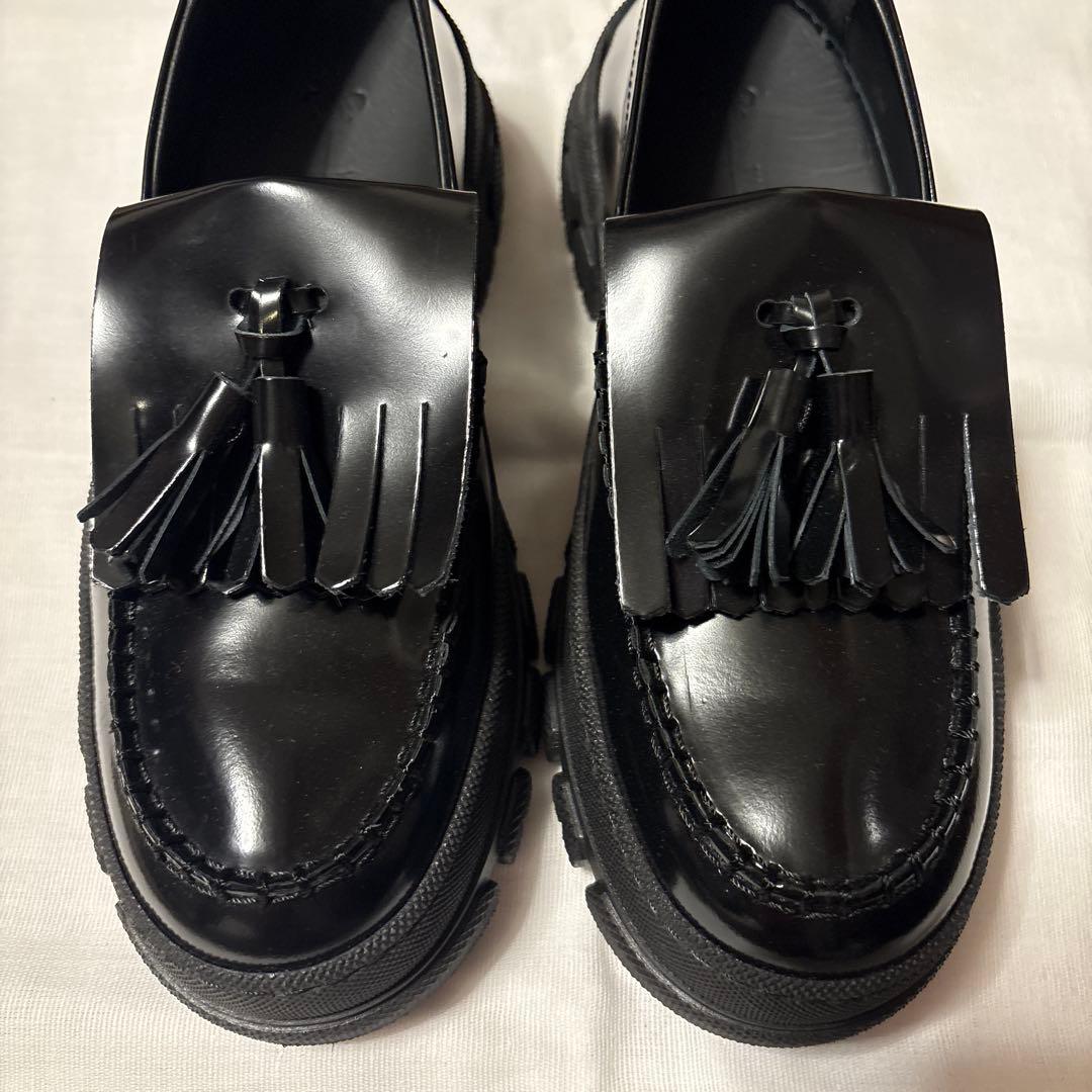 Max Mara Weekend ブラック タッセル付きローファー