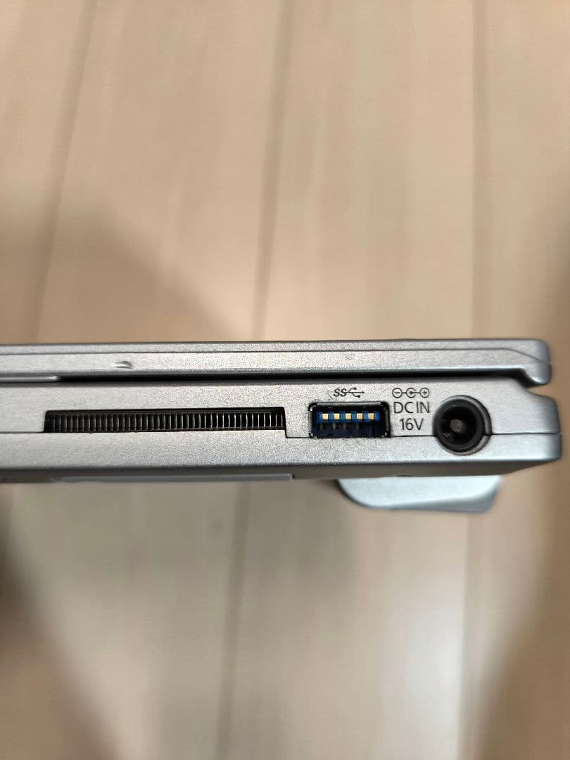 Lets note CF-SZ5 第6世代 Core i5 4GB SSD128