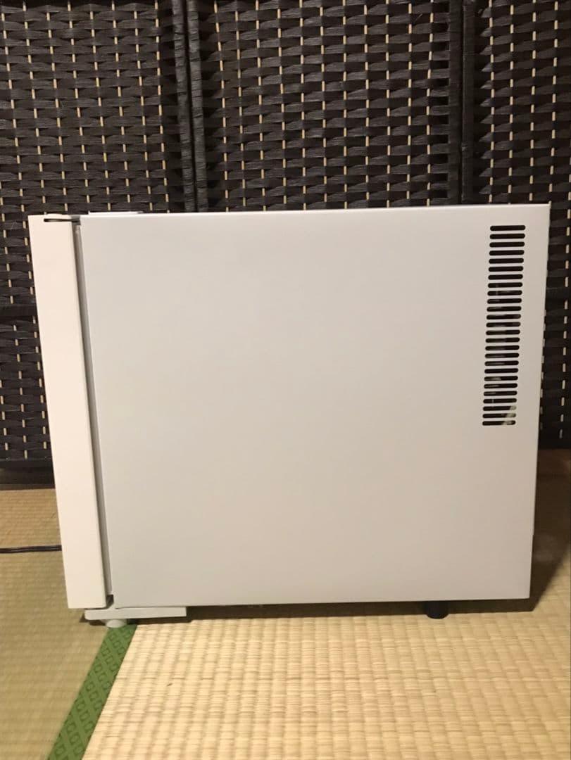 ワインセラー　4本収納　ペルチェ冷却方式　　ワイン収納