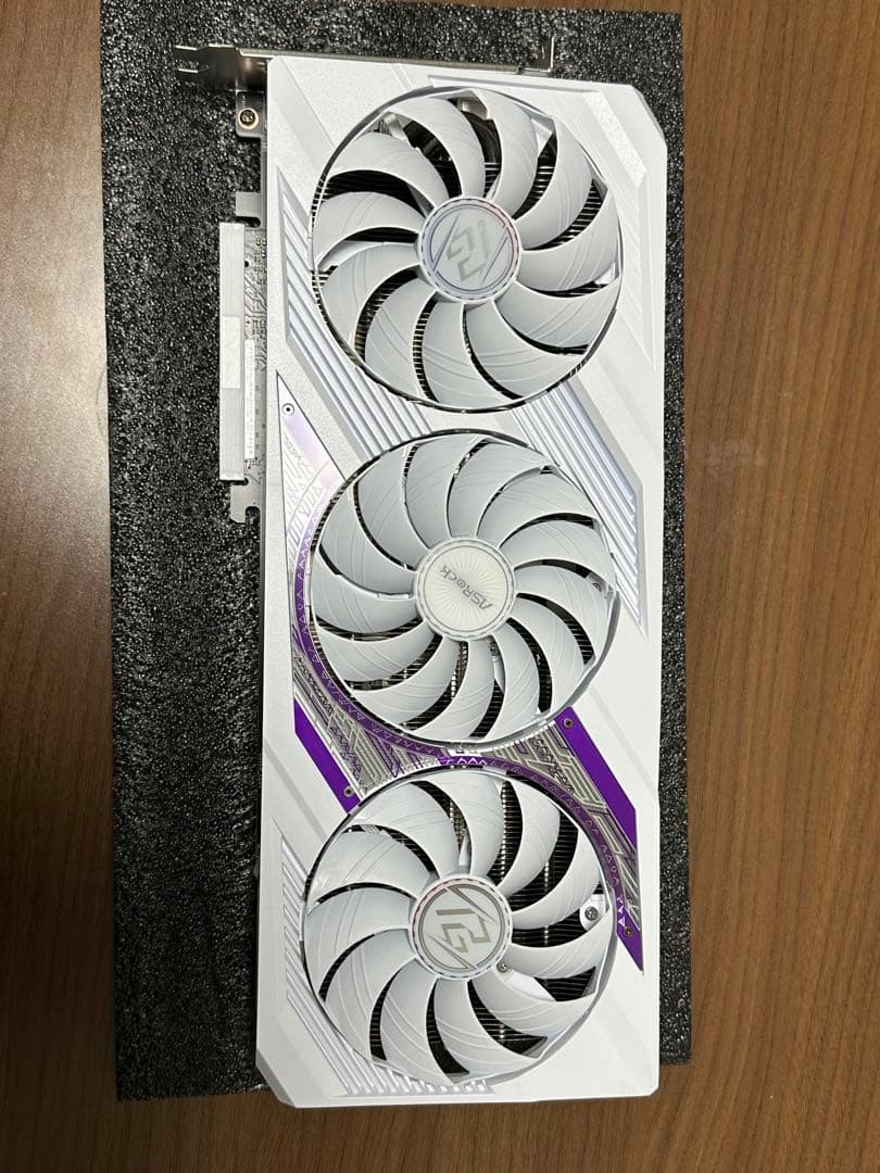 グラフィックボード・グラボ・ビデオカード ASRock 7900 XT Phantom Gaming OC white