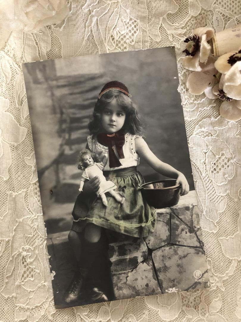 アンティーク ポストカード お人形と美しい少女