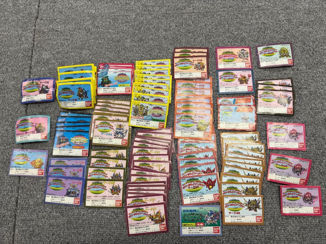 大量 SDガンダム ガン消し　ミニブック 約270枚セット