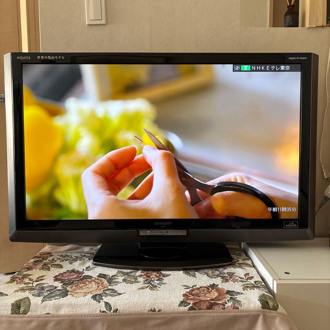 シャープAQUOSフルハイビジョン40インチ液晶テレビ