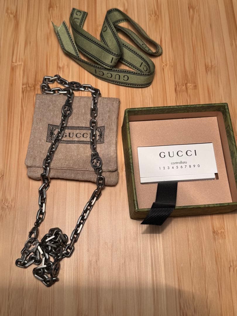 GUCCI シルバーチェーンネックレス