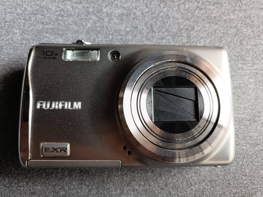 【ジャンク品】FUJIFILM FinePix F70EXR