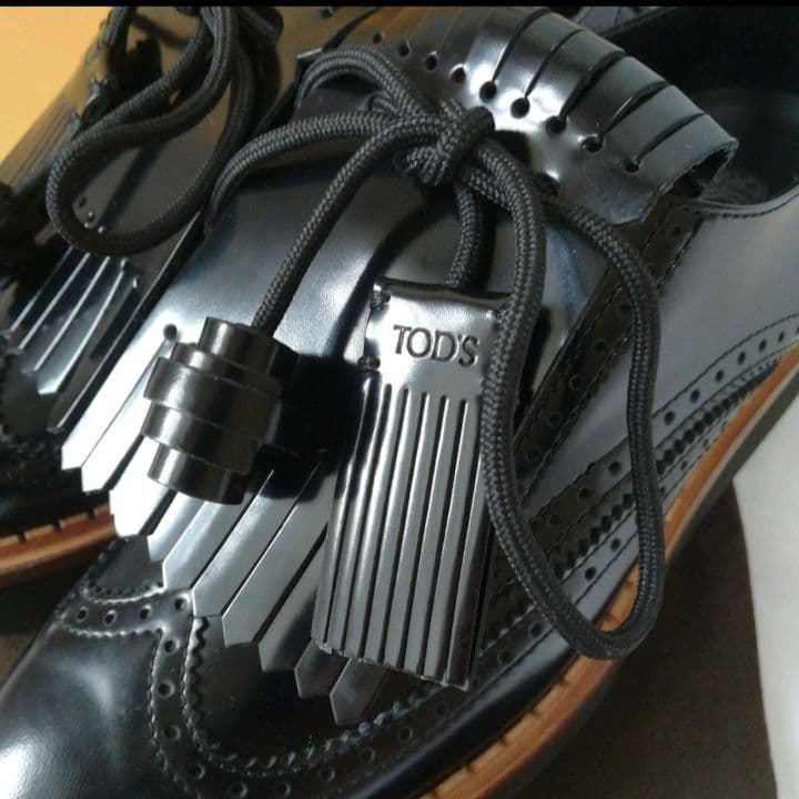 【TODS】トッズ黒エナメルタッセル厚底レディースローファー★美品