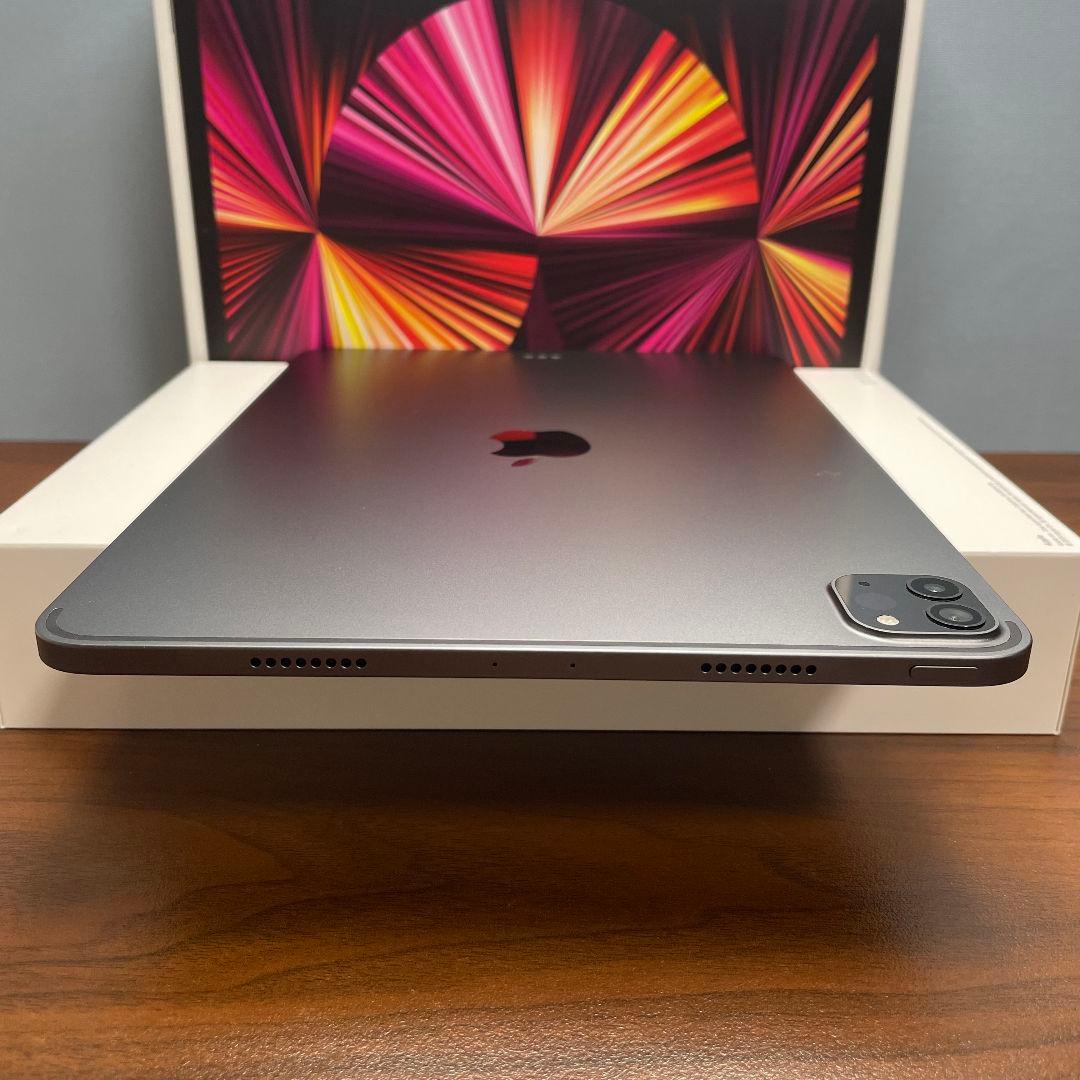 (美品) iPad Pro 11 第3世代 256GB キーボード付き