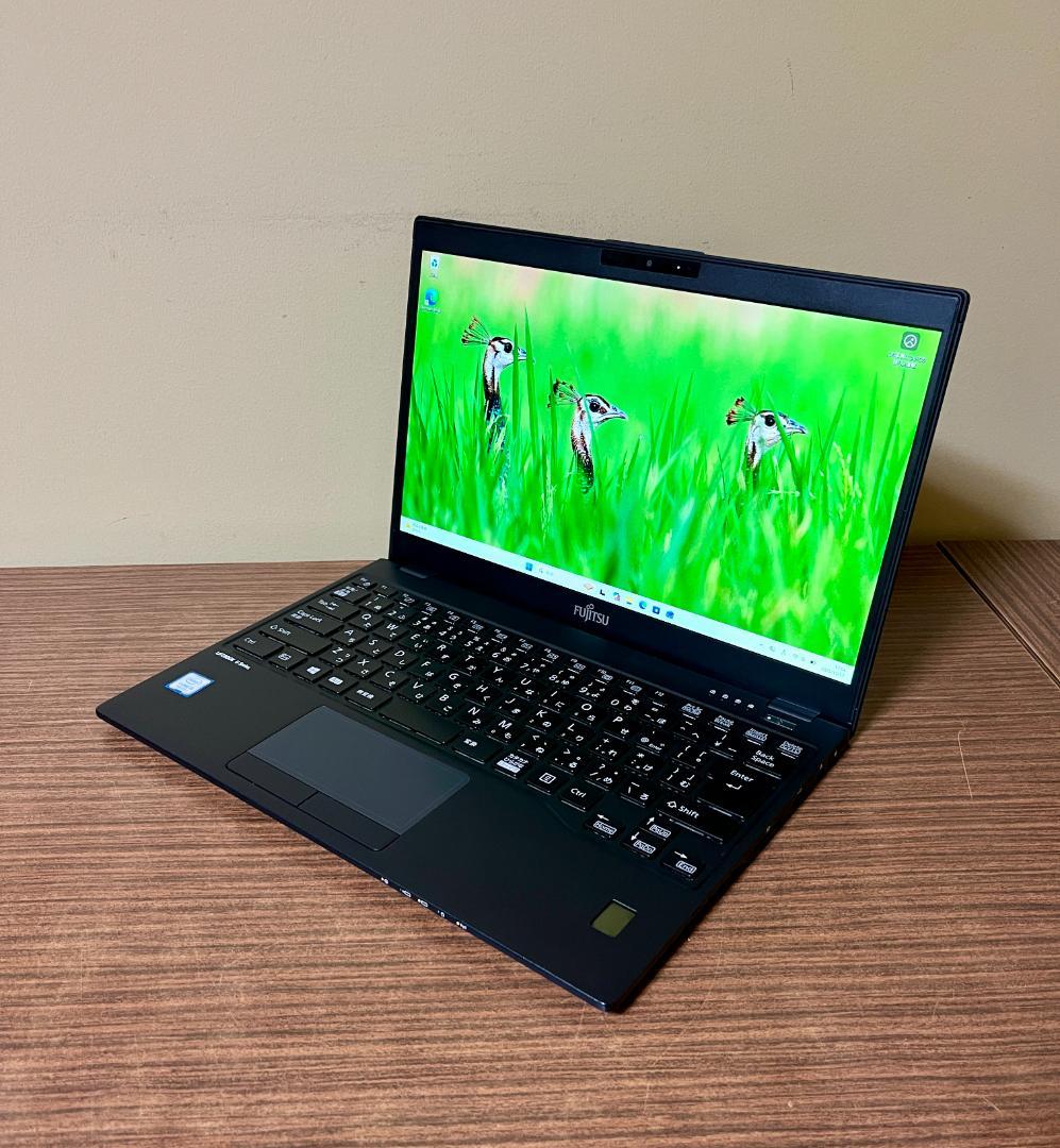 第8世代、スリム、高速、フルHD、富士通LifeBook、8GB、256GB