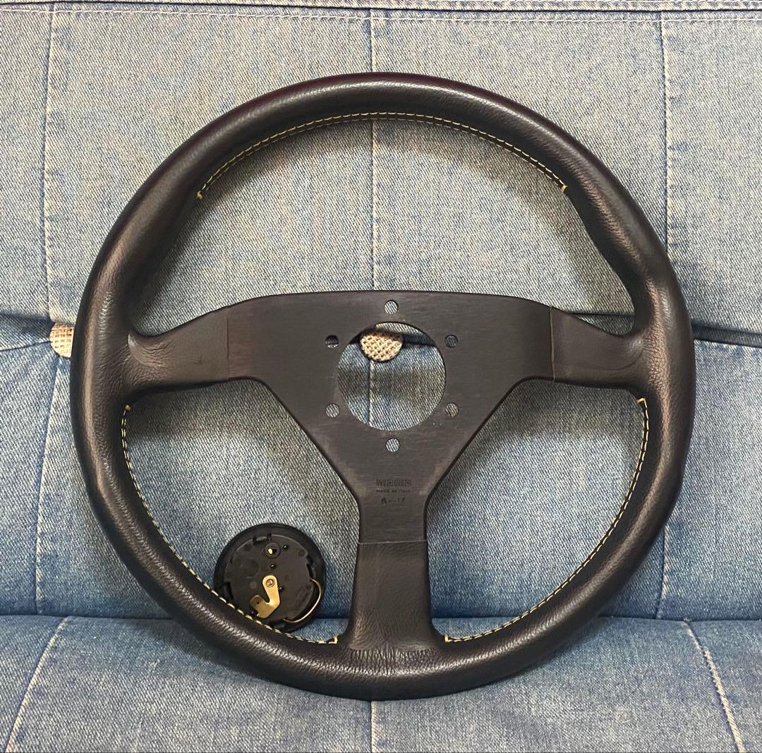 美品　MOMO VELOCE RACING 320mm ステアリング