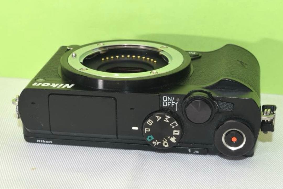 Nikon J5 ☆送料無料☆