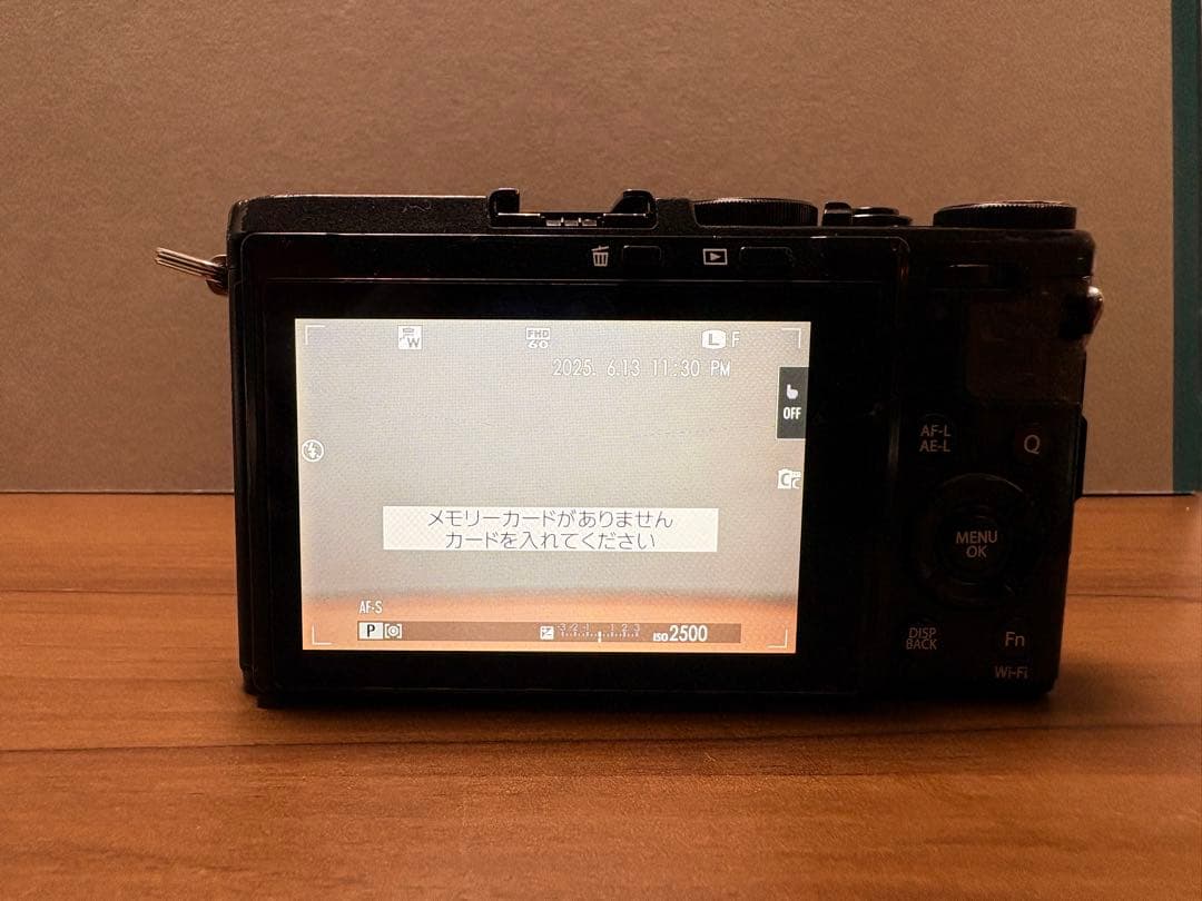 FUJIFILM X70 ブラック　動作品　【ワイコン付き】