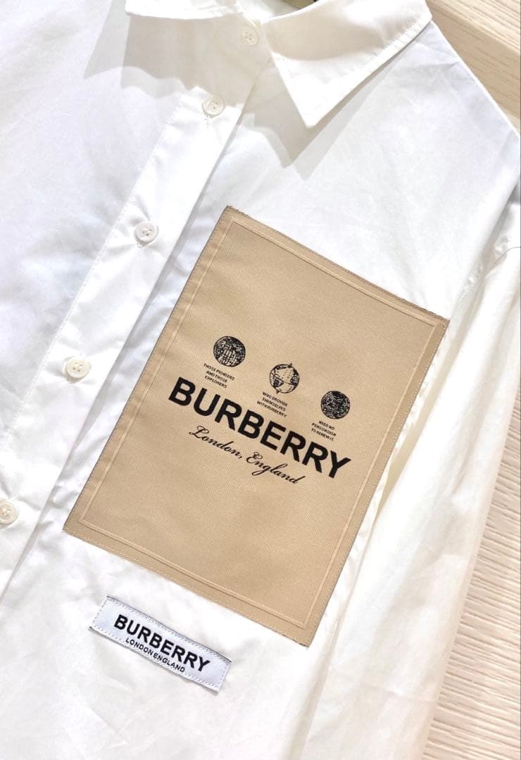BURBERRY ホワイト シャツ ポケット付き