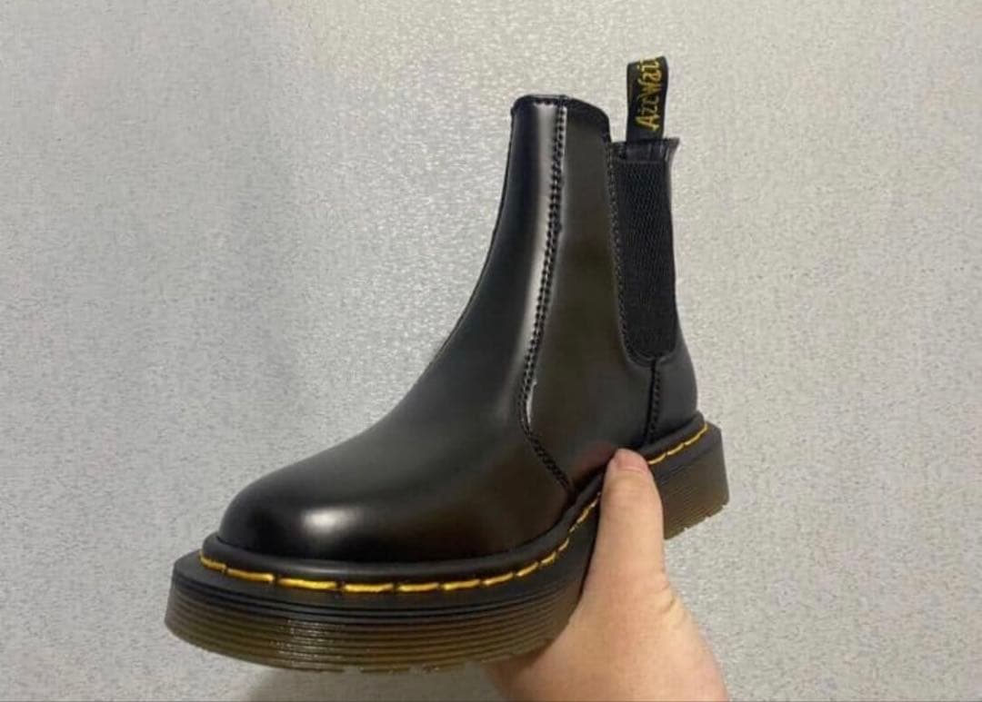 【2回使用のみ】Dr.Martens チェルシーブーツブラック 24CM