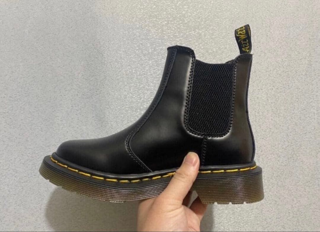 【2回使用のみ】Dr.Martens チェルシーブーツブラック 24CM