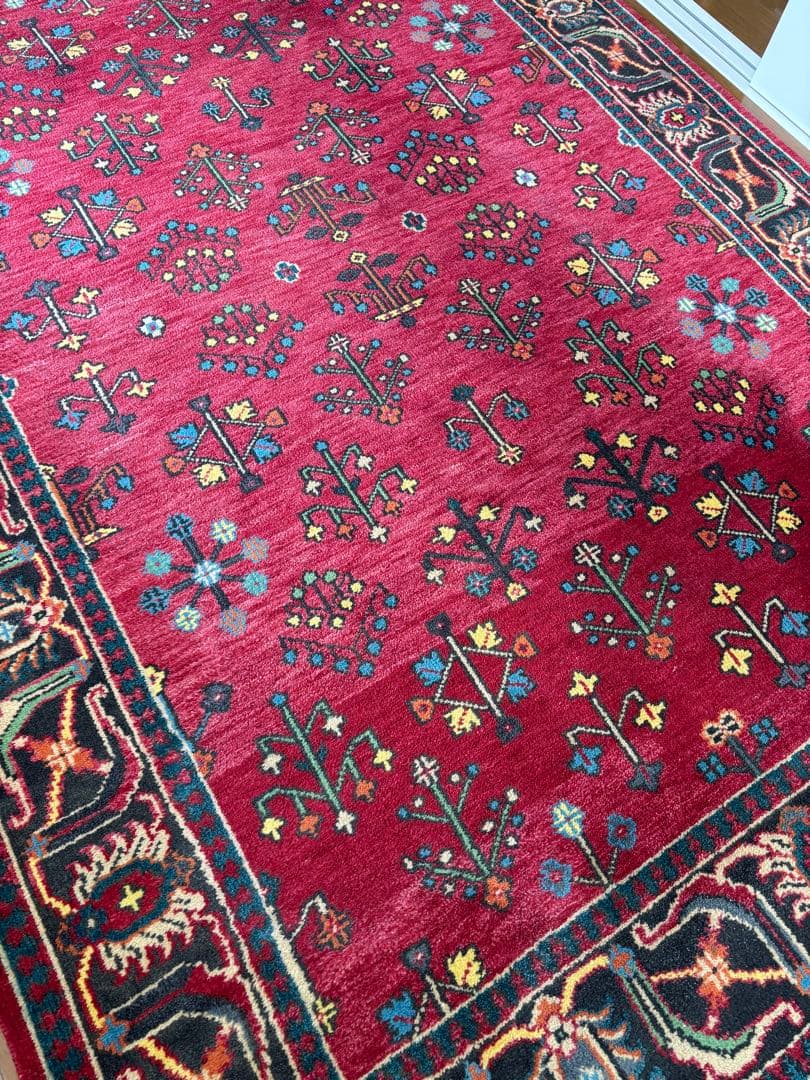 赤いウール花柄　絨毯 約170cm x 240cm