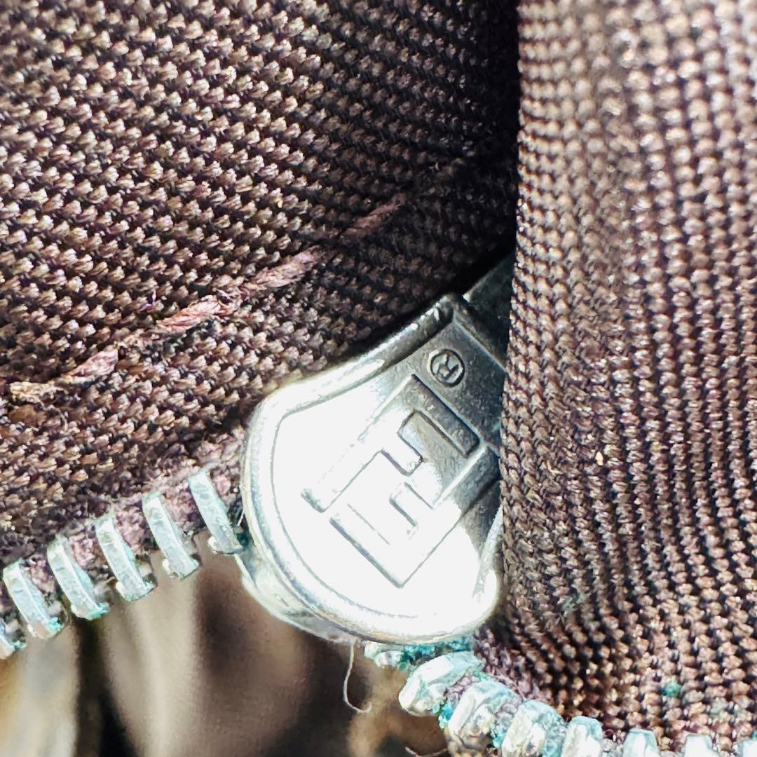 希少品 フェンディ ショルダー メッセンジャーバッグ ズッカ 斜め掛け