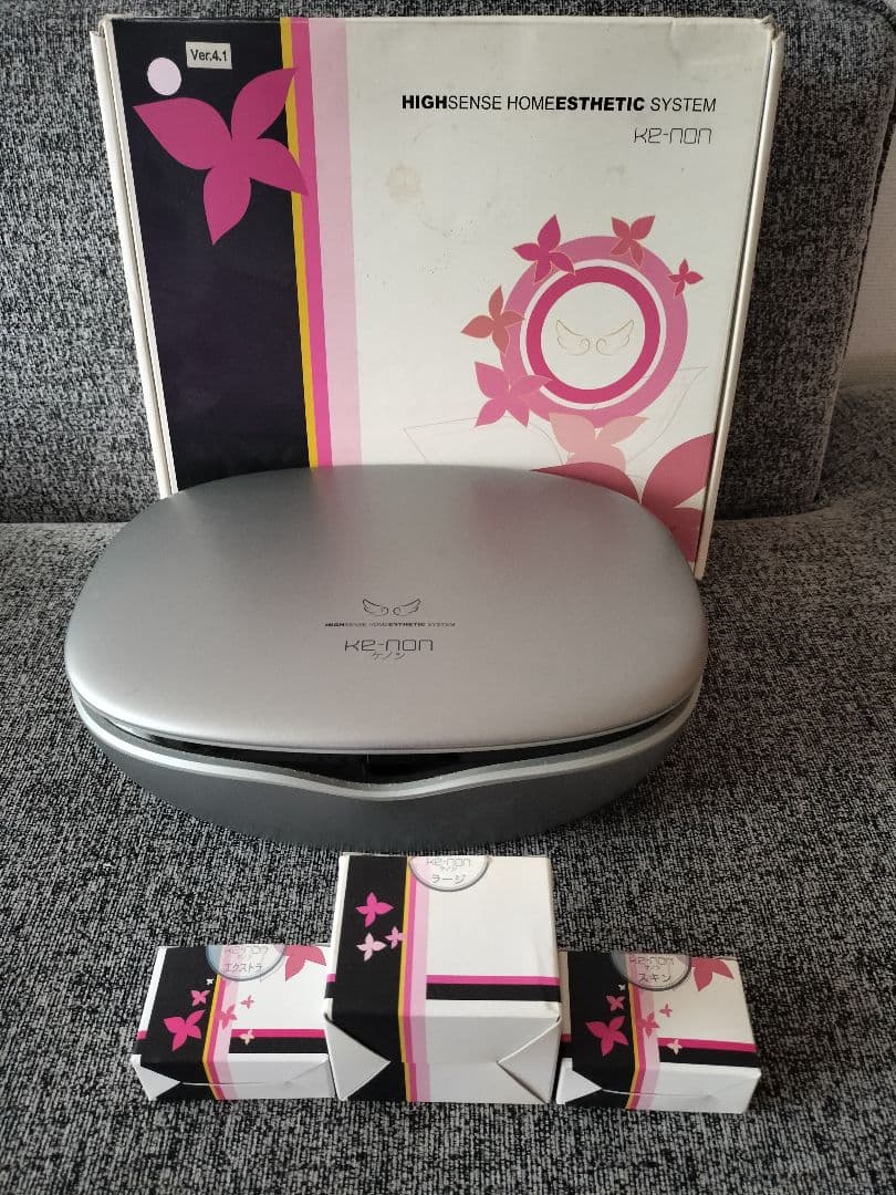 新春セールケノンＶ4.1 脱毛器　新品含むカートリッジ4つ付き