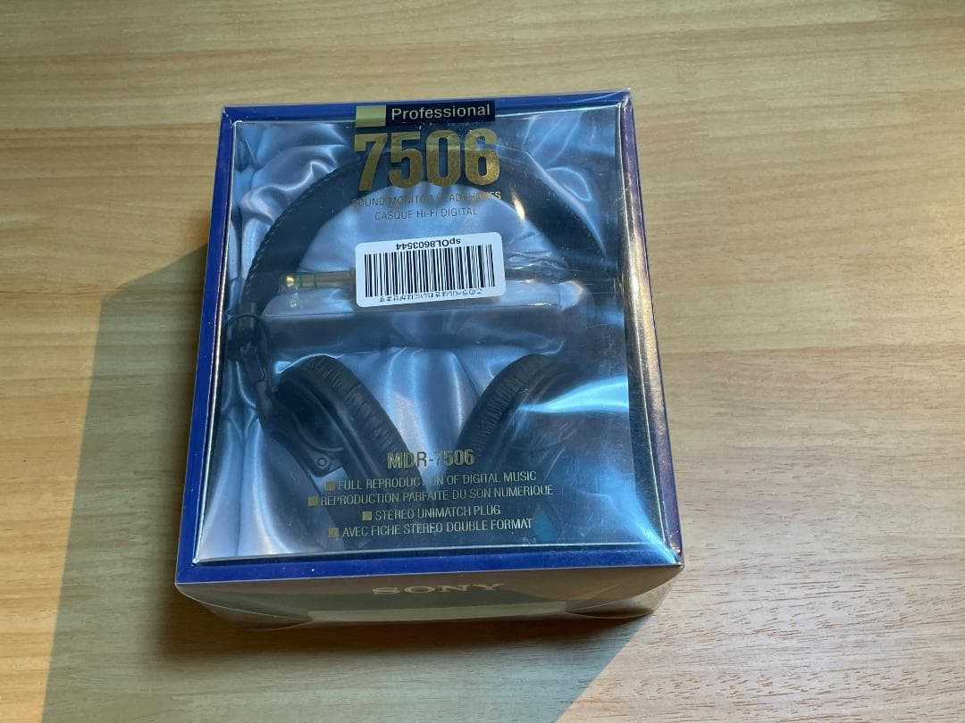 【未開封新品】　SONY　ヘッドホン　MDR-7506