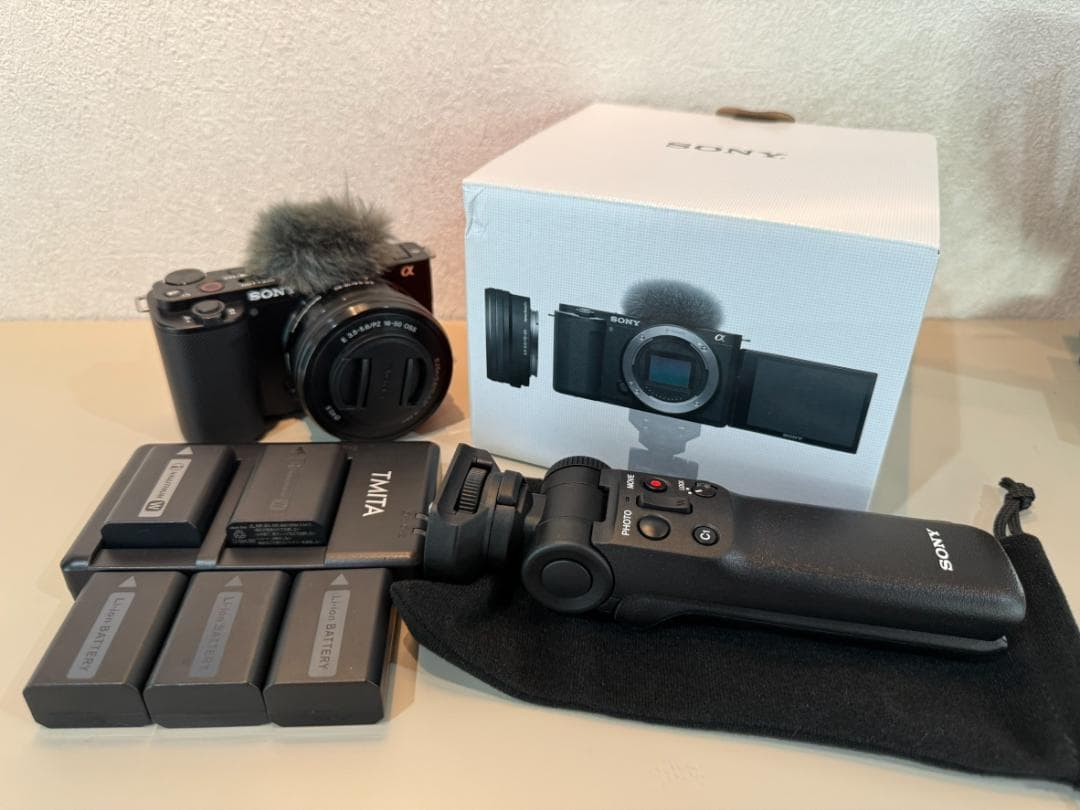 【美品】SONY ZV-E10 パワーズームレンズキット&充電器&バッテリー