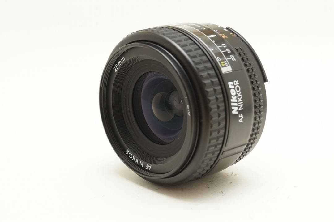 ■ 広角単焦点レンズ　Nikon AF NIKKOR 28mm F2.8