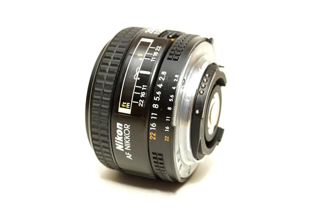 ■ 広角単焦点レンズ　Nikon AF NIKKOR 28mm F2.8