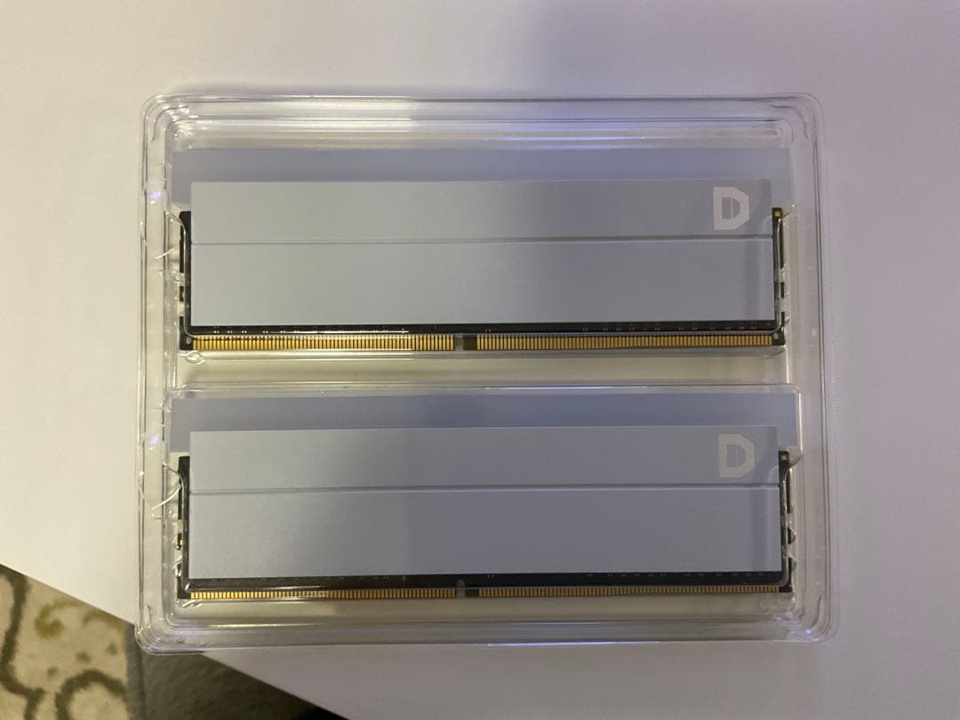 ドスパラセレクト D4D3200-8G2A1-RGB-WH メモリ